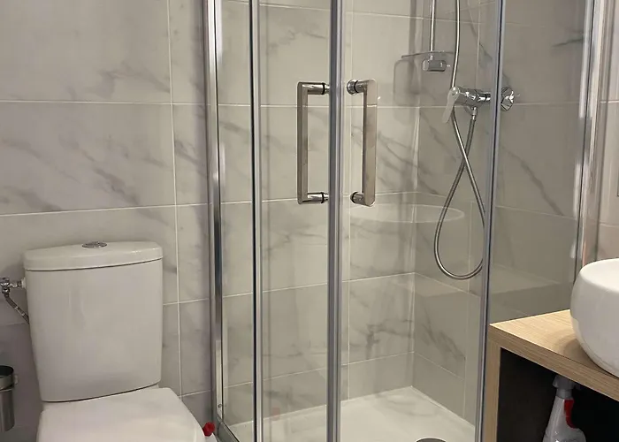 T1 Mezzanine Climatisé Avec Parking Et Wifi à - Fr-1-553-215 Balaruc-les-Bains